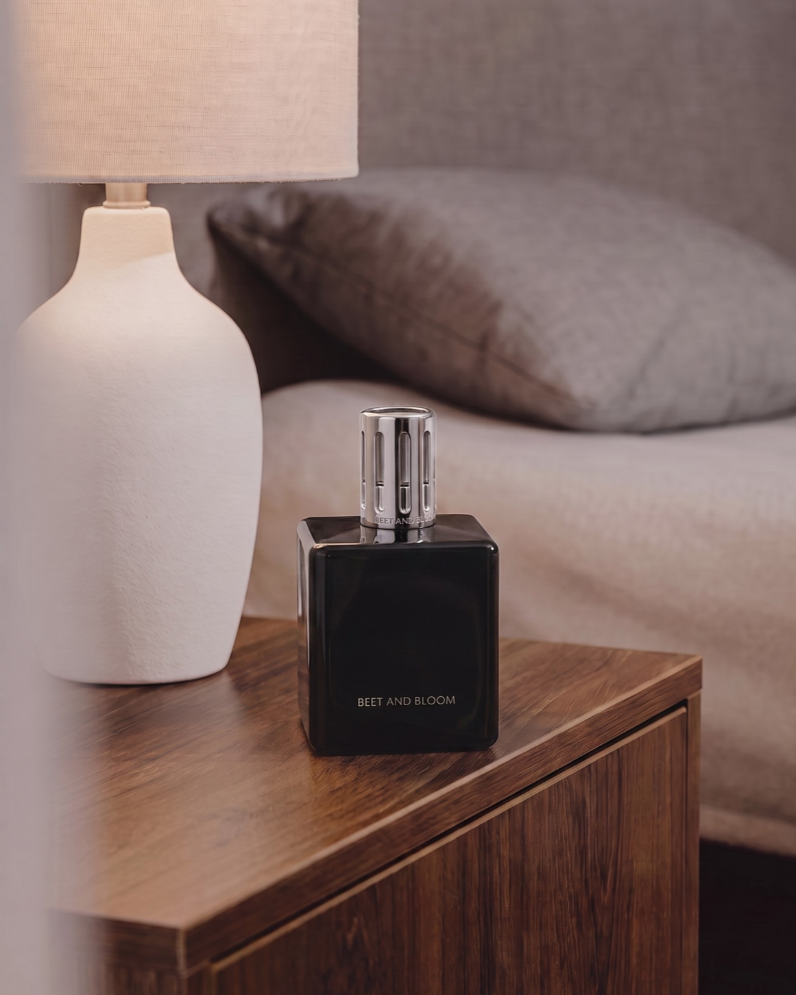 Lámpara de perfume · Negra